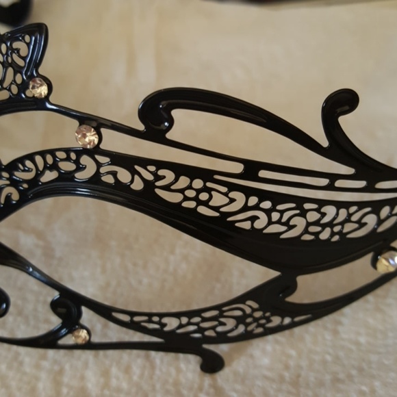 Black Halloween Mask with Rhinestones - Picture 3 of 5